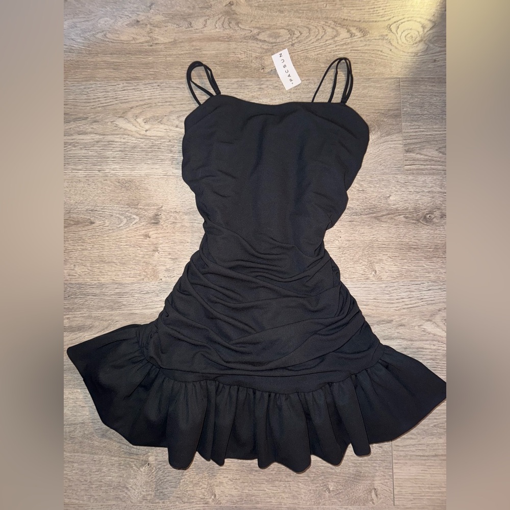 PACSUN NWT OOS - LA Hearts Ruffle Hem Mini Dress!
Size M! - Picture 4 of 9